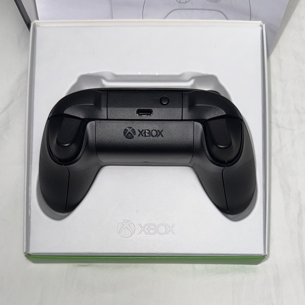 XBOX Wireless Controller - Picture 4 of 4